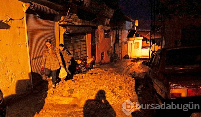 Hatay'da sağanak hayatı felç etti
