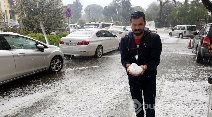 İzmir'de sağanak, dolu ve hortum