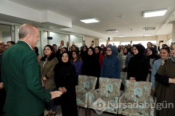  Cumhurbaşkanı Erdoğan'dan TÜRGEV yurduna ziyaret 
