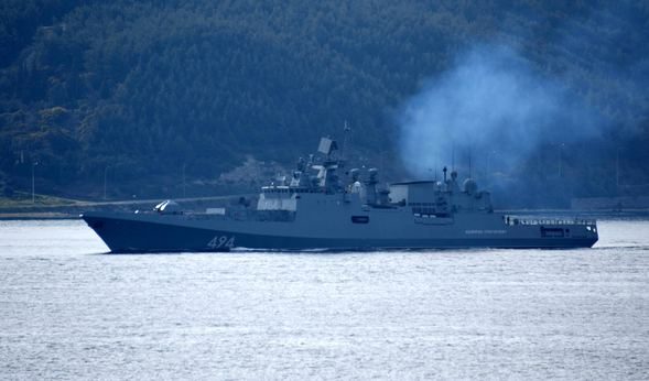  Rus fırkateyni, Çanakkale Boğazı'ndan geçti 