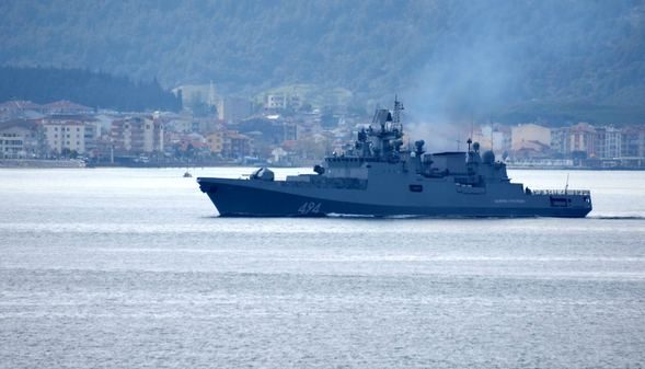  Rus fırkateyni, Çanakkale Boğazı'ndan geçti 