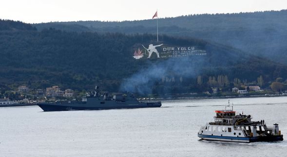  Rus fırkateyni, Çanakkale Boğazı'ndan geçti 