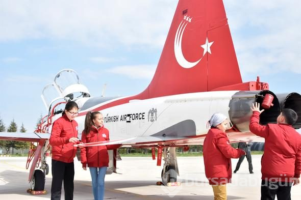 23 Nisan Ulusal Egemenlik ve Çocuk Bayramı törenlerinden renkli görüntüler