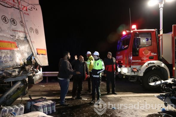 Otoyolda tanker ile TIR çarpıştı
