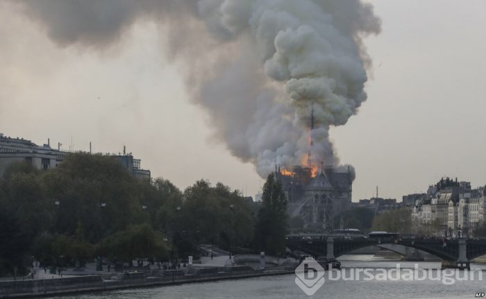 Notre Dame Katedrali'nde Yangın
