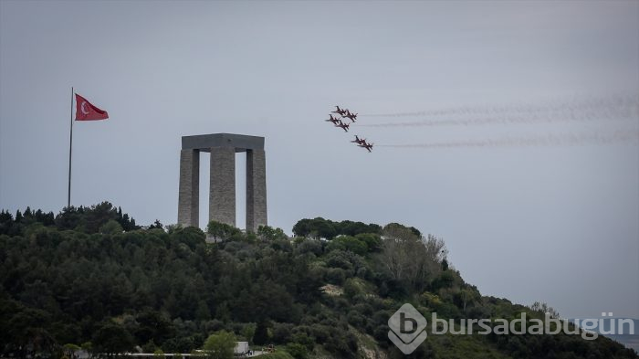 "Türk Yıldızları" Şehitler Abidesi semalarında
