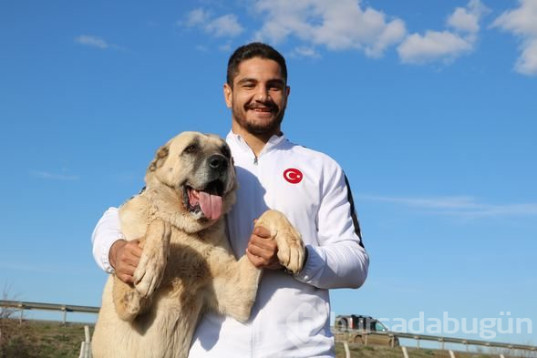  Taha Akgül: Minderin kangalıyım 