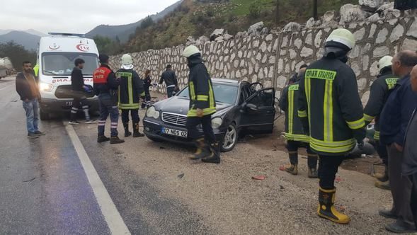  Yol savaş alanına döndü! 5 yaralı 