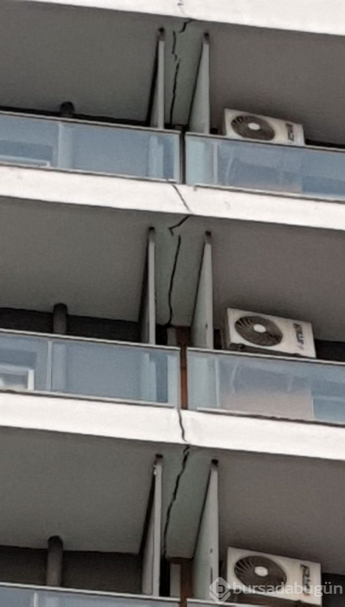  Esenyurt'ta 25 bina tahliye edildi 
