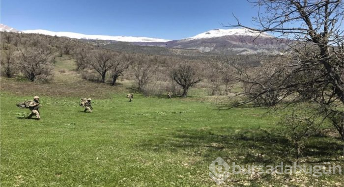  Şırnak'ta PKK'lı teröristlerin kullandığı 36 sığınak ve barınak imha edildi 