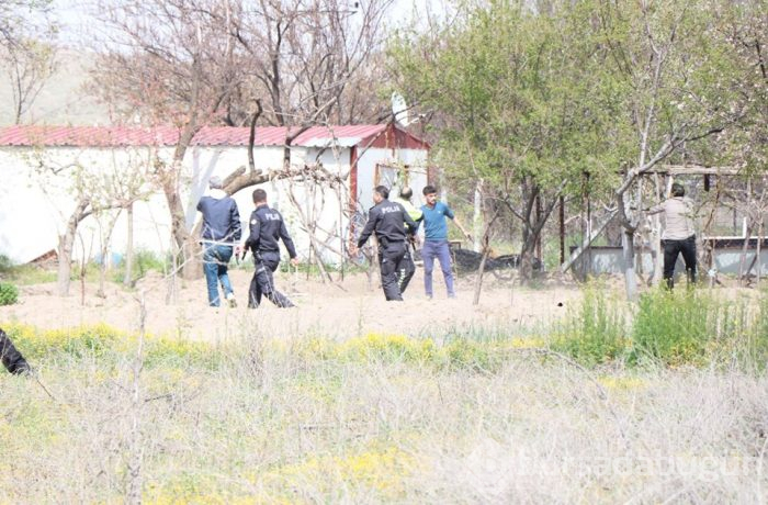  Dur ihtarına uymayan araçtan polise ateş 