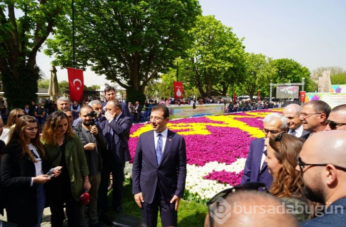  Sultanahmet'te dünyanın en büyük lale halısı 