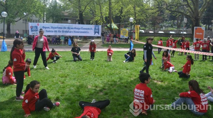 Çocuklar unutulmaya yüz tutmuş oyunlarla eğlendi
