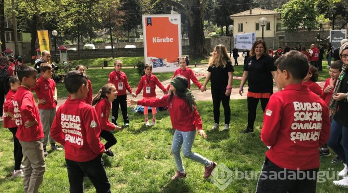 Çocuklar unutulmaya yüz tutmuş oyunlarla eğlendi
