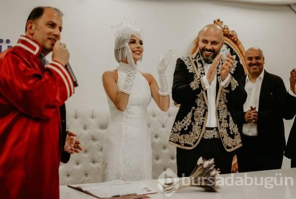  İpek Tanrıyar evlendi! 