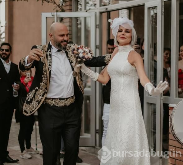  İpek Tanrıyar evlendi! 