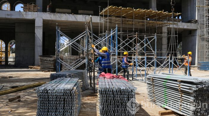 Ege Bölgesi'nin en büyük camisinin yapımı sürüyor
