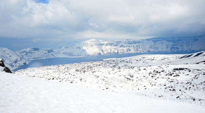  Nemrut Dağı'nda 10 metrelik karla mücadele 
