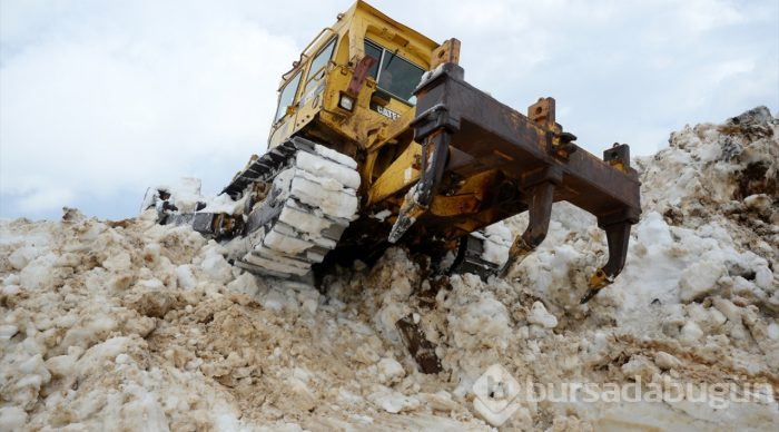 Nemrut Dağı'nda 10 metrelik karla mücadele 