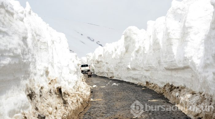  Nemrut Dağı'nda 10 metrelik karla mücadele 
