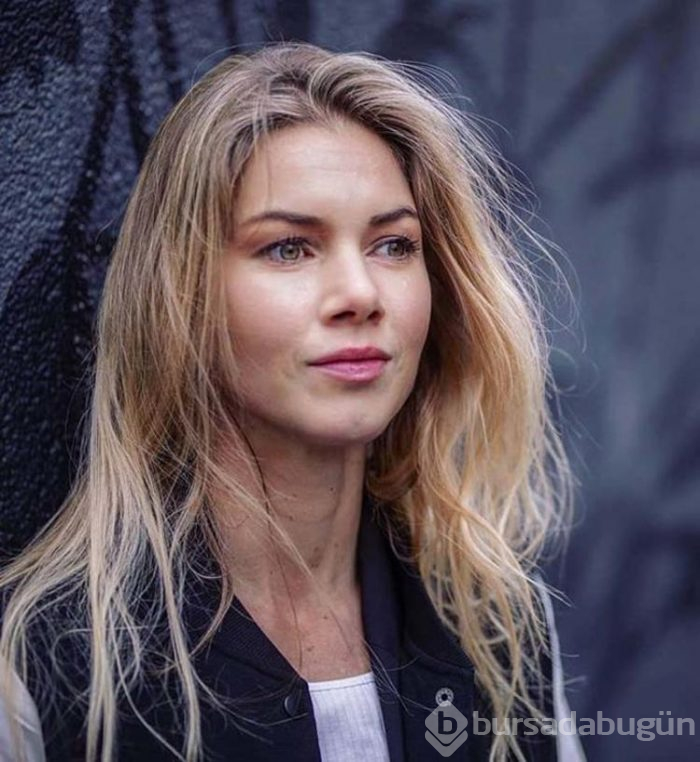 Hollandalı güzel kadın futbolcu Anouk Hoogendijk