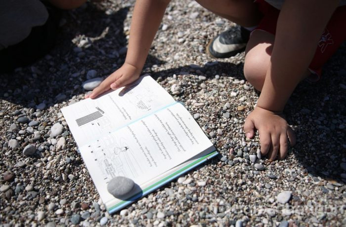  Konyaaltı Plajı'nda 30 bin kişi kitap okudu 