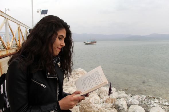 Kuraklığa dikkat çekmek için kitap okudular
