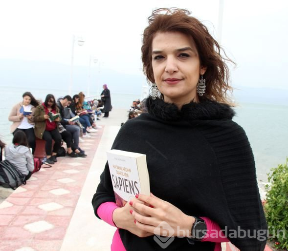 Kuraklığa dikkat çekmek için kitap okudular
