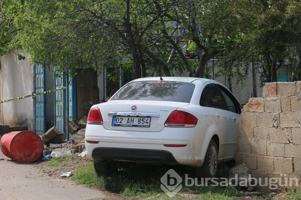 Polisten kaçarken kaza yaptı
