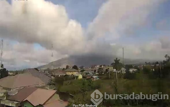 
Sinabung Yanardağı yeniden kül püskürtmeye başladı

