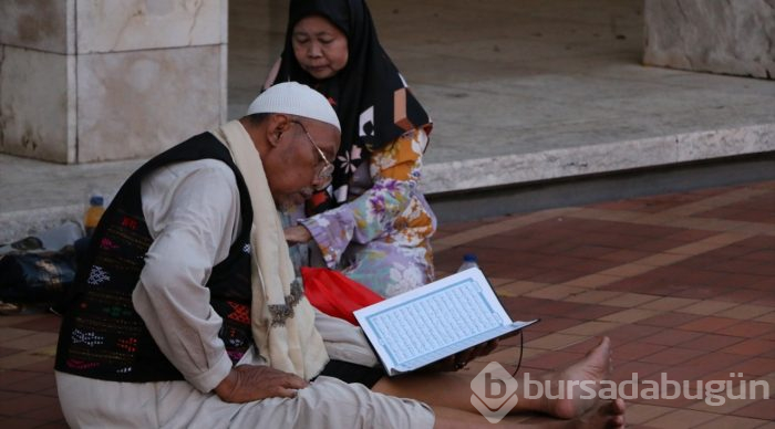 Endonezya'da ilk iftar heyecanı
