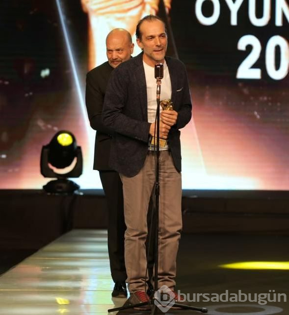 24. Sadri Alışık Tiyatro ve Sinema Oyuncu Ödülleri sahiplerini buldu
