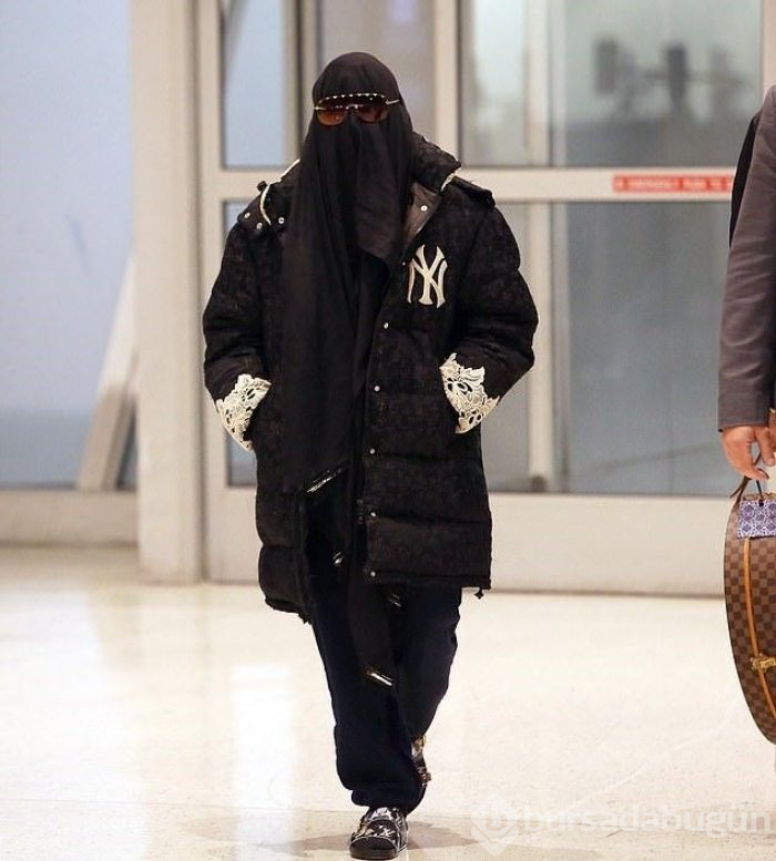  Madonna havaalanına burka ile girdi 