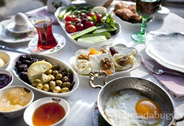 Oruç tuttuğunuzda vücudunuzda neler olur? İşte cevabı...