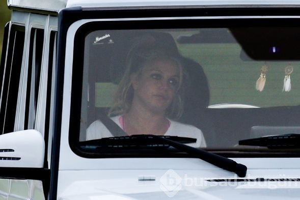  Bu kaçıncı yıkılış: Britney'nin yüzü gülmüyor! 
