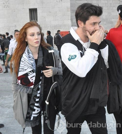  Elçin Sangu: Geleneksel bir tip değilim 