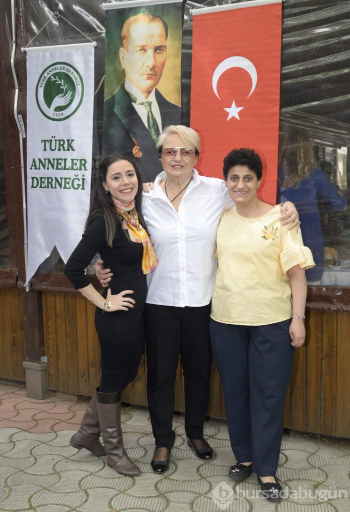 Bursalı anneler kahvaltıda buluştu