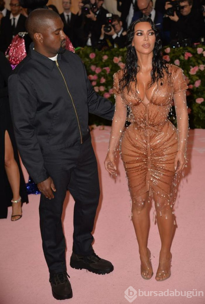 Kim Kardashian'ın taşıyıcı anne yöntemi tartışma yaratıyor
