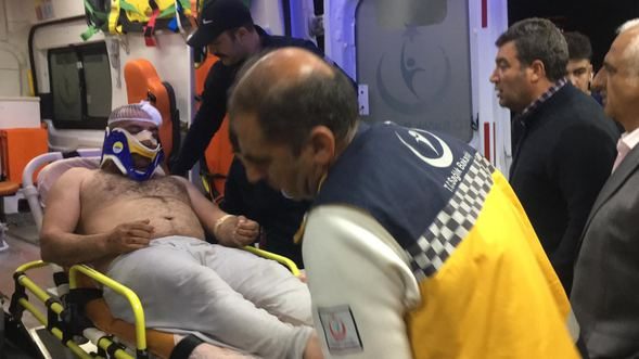 Otomobil, feribottan baraja uçtu
