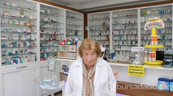 İstanbul'un en yaşlı eczacısı 74 yıldır şifa dağıtıyor
