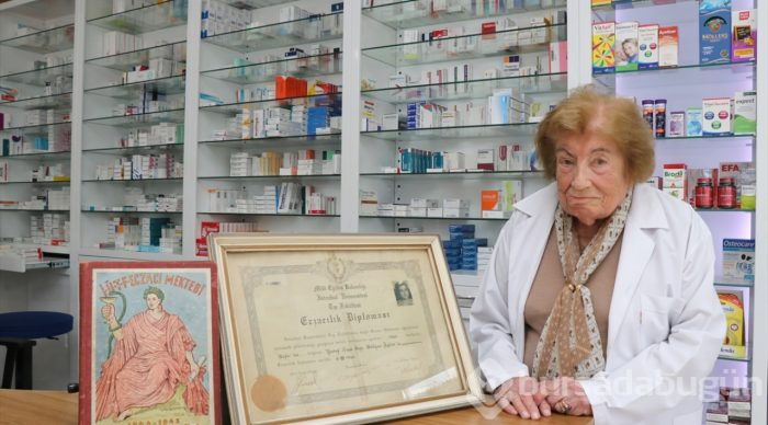 İstanbul'un en yaşlı eczacısı 74 yıldır şifa dağıtıyor
