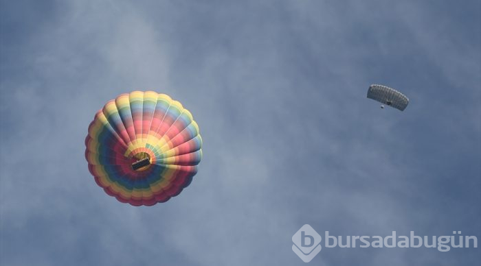 JÖAK timi sıcak hava balonunda atlayış gerçekleştirdi
