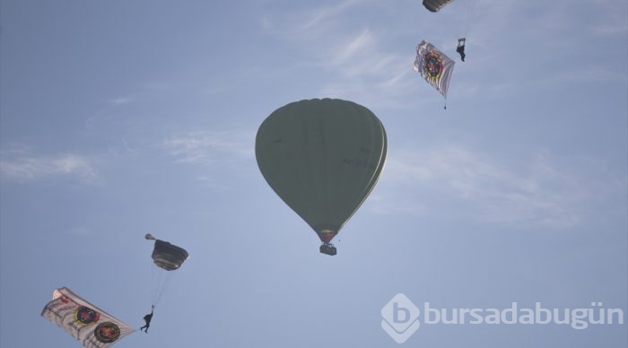 JÖAK timi sıcak hava balonunda atlayış gerçekleştirdi
