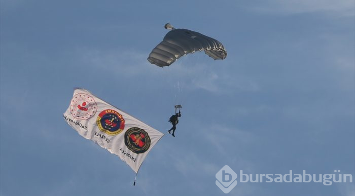 JÖAK timi sıcak hava balonunda atlayış gerçekleştirdi
