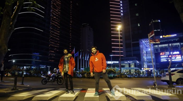 Grafiti sanatçıları İstanbul caddelerinde
