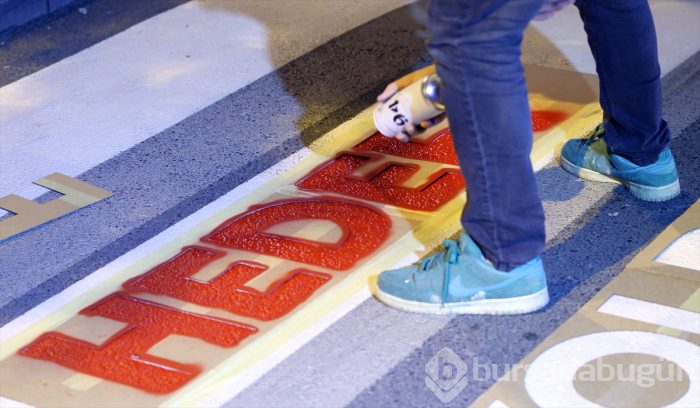 Grafiti sanatçıları İstanbul caddelerinde
