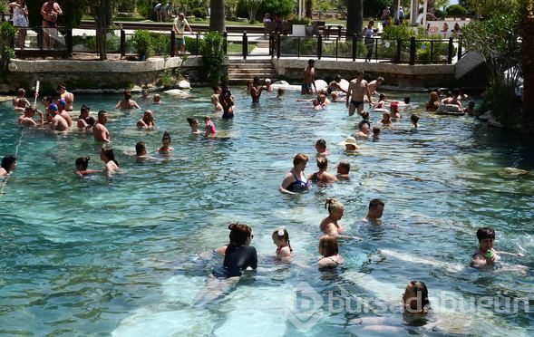 Günde 2 bin turist tarihin içinde yüzüyor!
