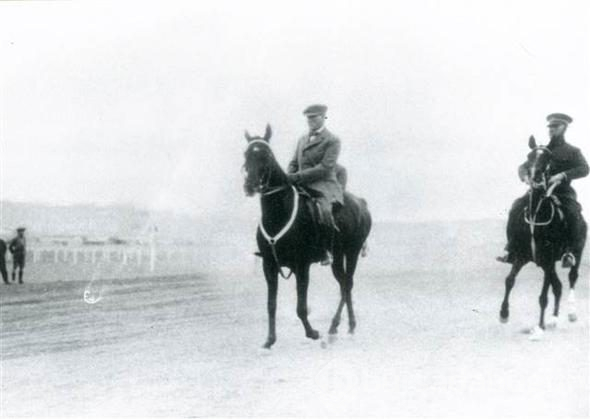 Genelkurmay arşivlerinden çok özel Atatürk fotoğrafları