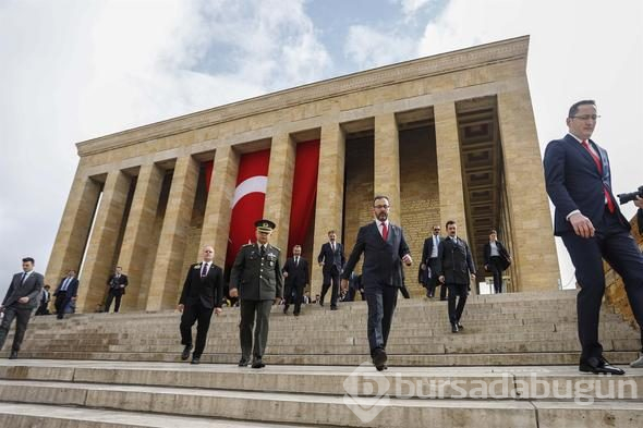 On binlerce kişi Anıtkabir'e akın etti!

