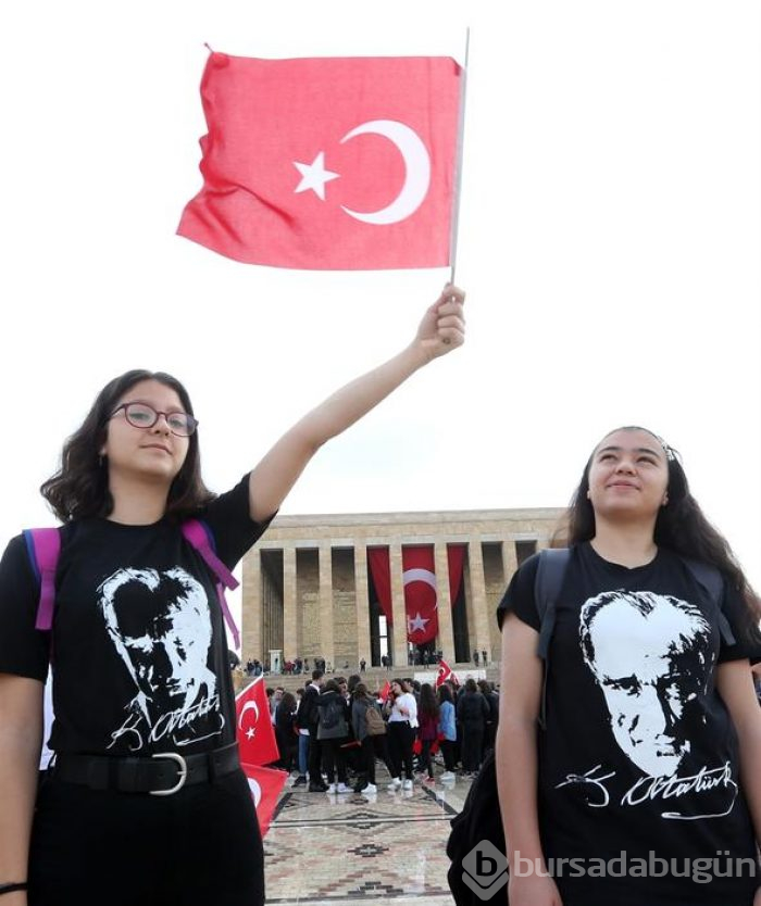 On binlerce kişi Anıtkabir'e akın etti!
